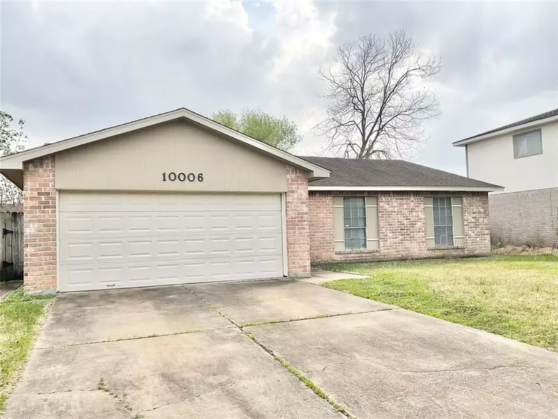 10006 Cardinal ST, La Porte, TX 77571