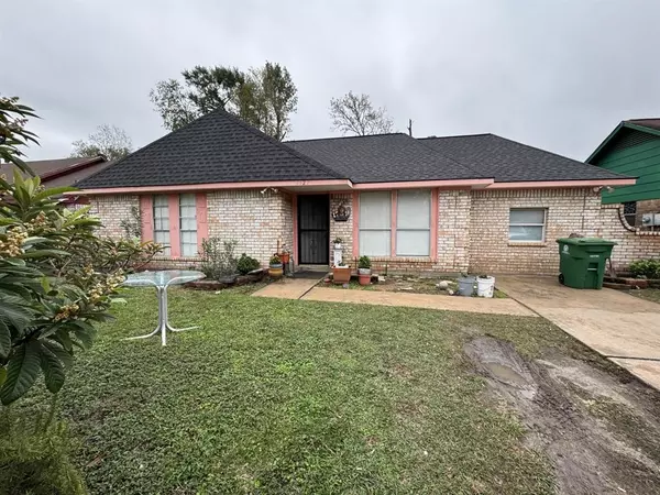 4527 Oak Shadows DR,  Houston,  TX 77091