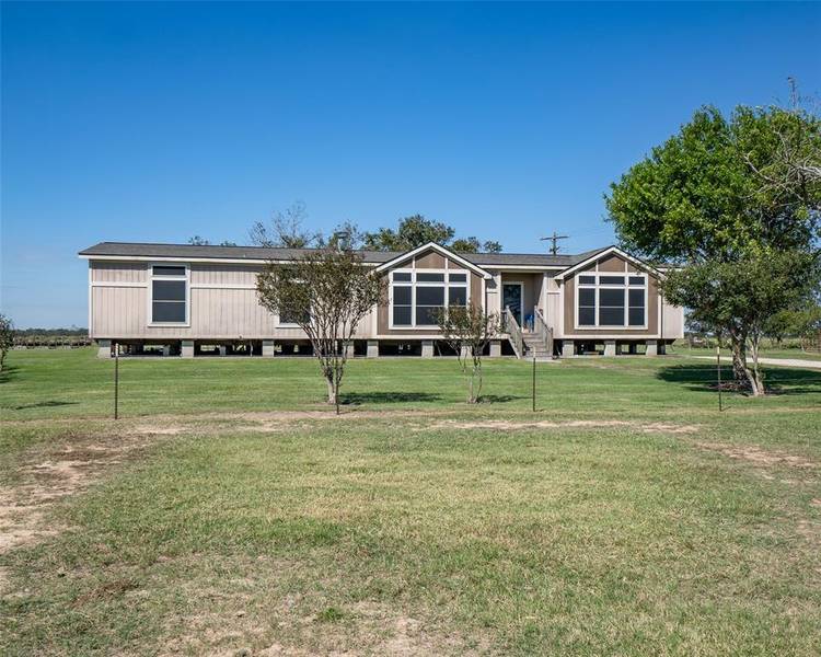 2939 County Road 289, East Bernard, TX 77435