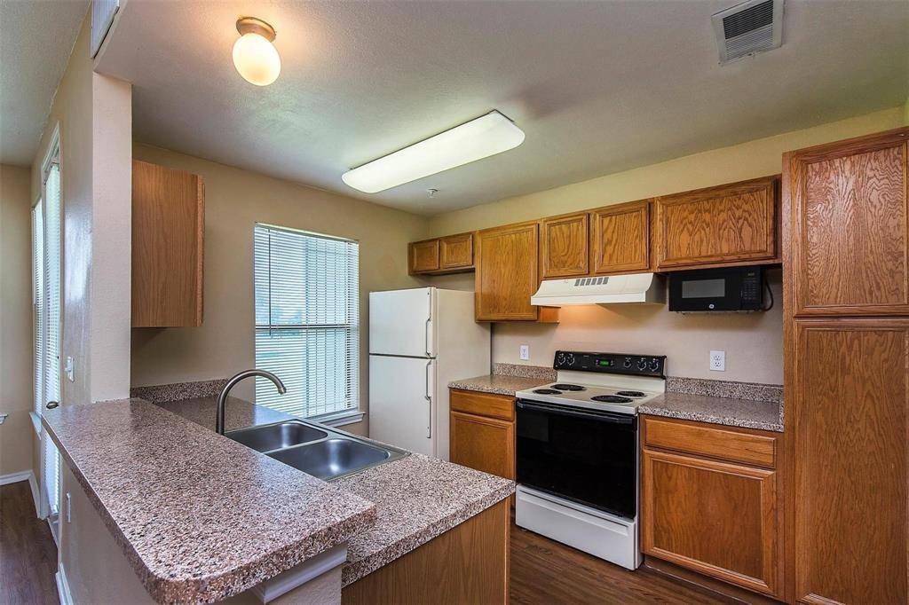 San Antonio, TX 78217,13031 Park XING #0902