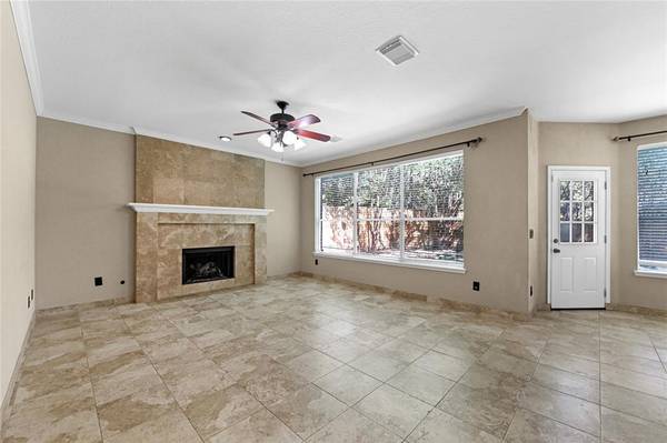 10 Whisper Wind PL,  The Woodlands,  TX 77382