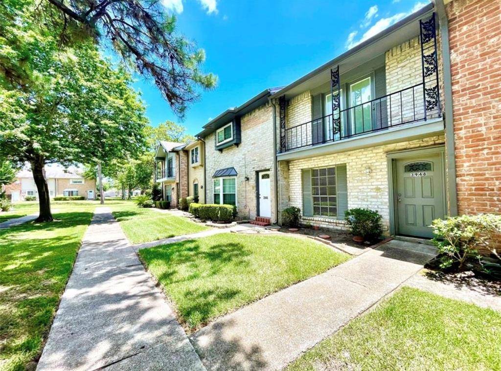 3948 Laura Leigh DR, Friendswood, TX 77546