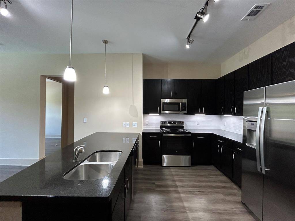 Houston, TX 77007,230 T C Jester BLVD #384