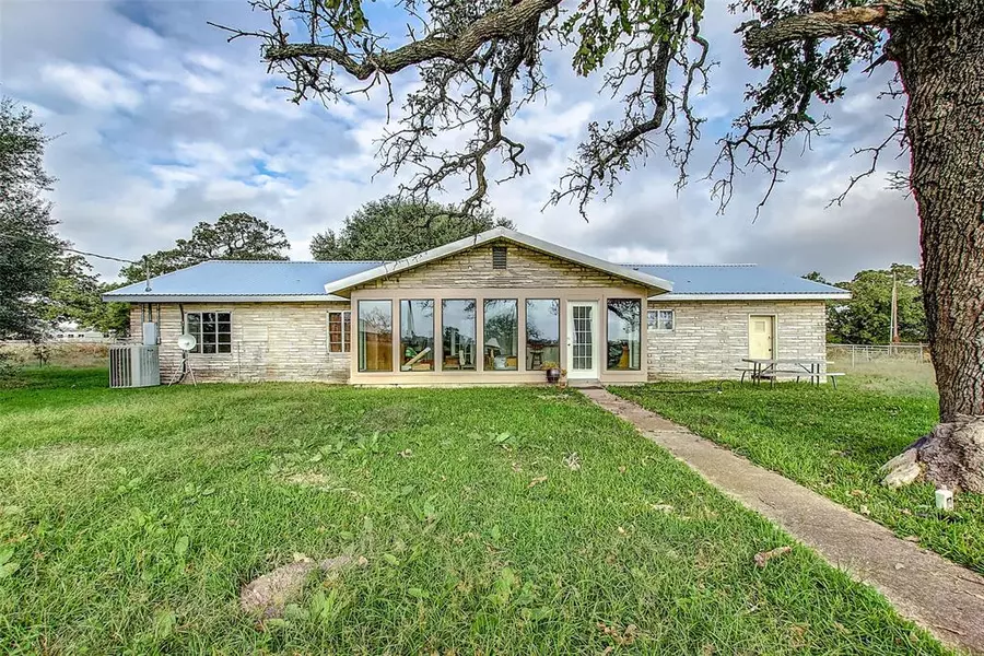 5304 Hearne RD, Bryan, TX 77808