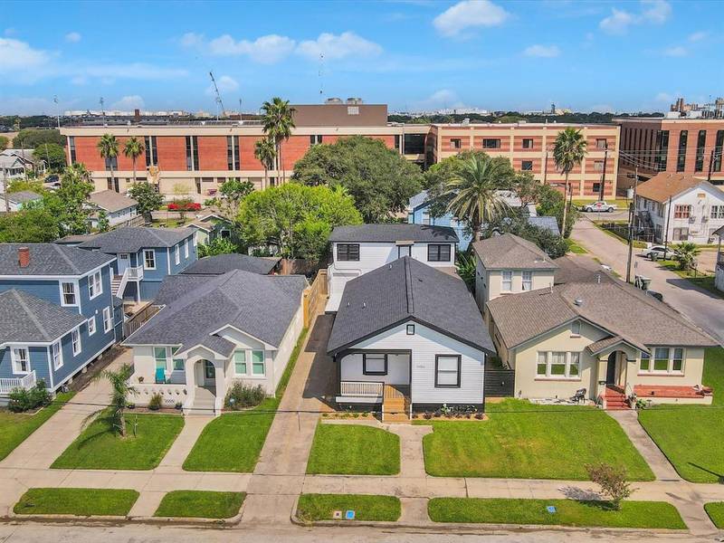 4006 Avenue R 1/2, Galveston, TX 77550