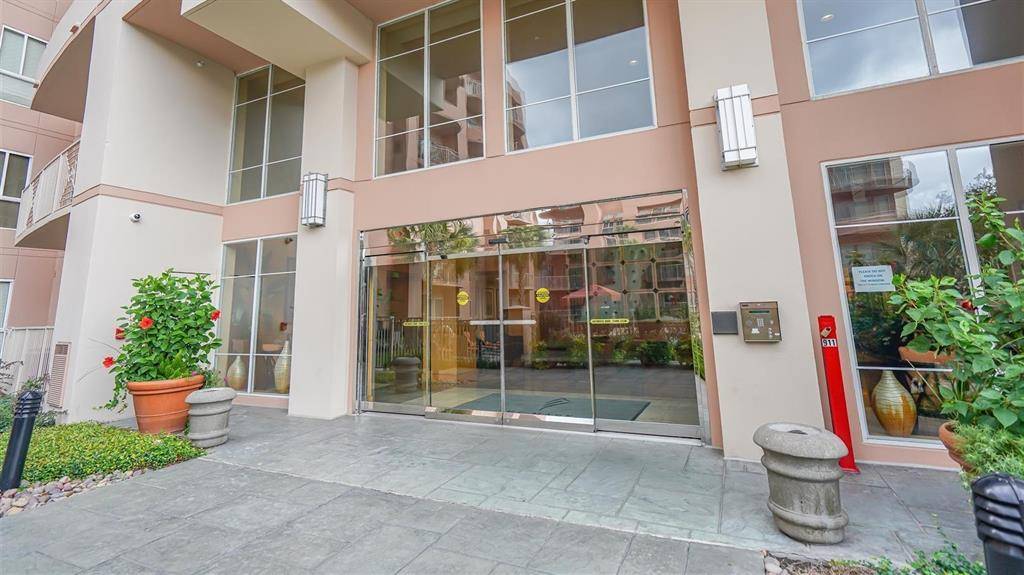 Houston, TX 77056,3505 Sage RD #602