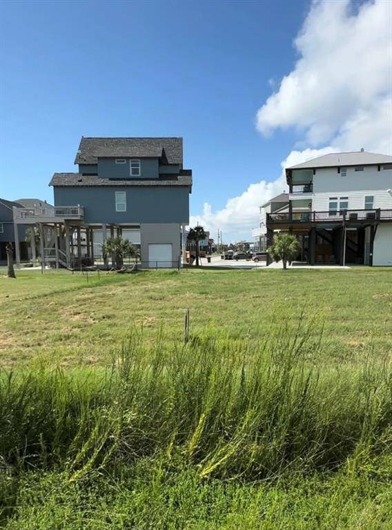 Crystal Beach, TX 77650,827 Westview