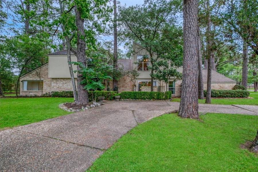 11500 N Lou Al DR, Hedwig Village, TX 77024