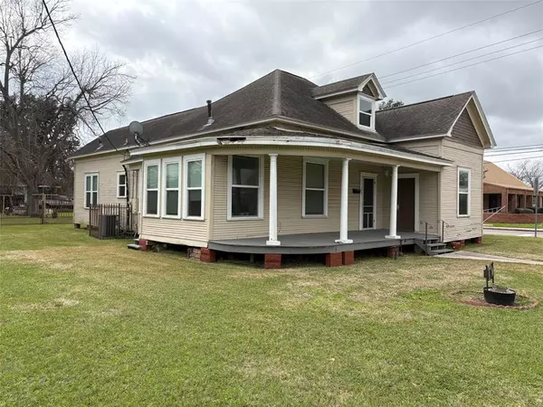 209 W Houston ST, Dayton, TX 77535