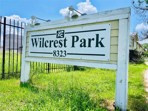 8323 Wilcrest DR #16004, Houston, TX 77072