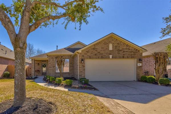 717 Saturnia LN, League City, TX 77573