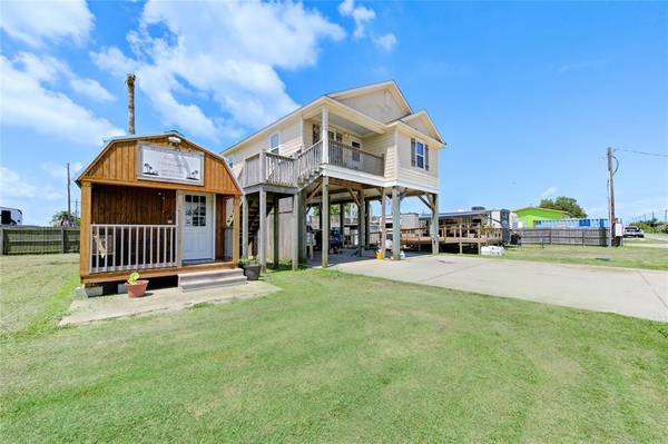 Crystal Beach, TX 77650,1098 Canal W