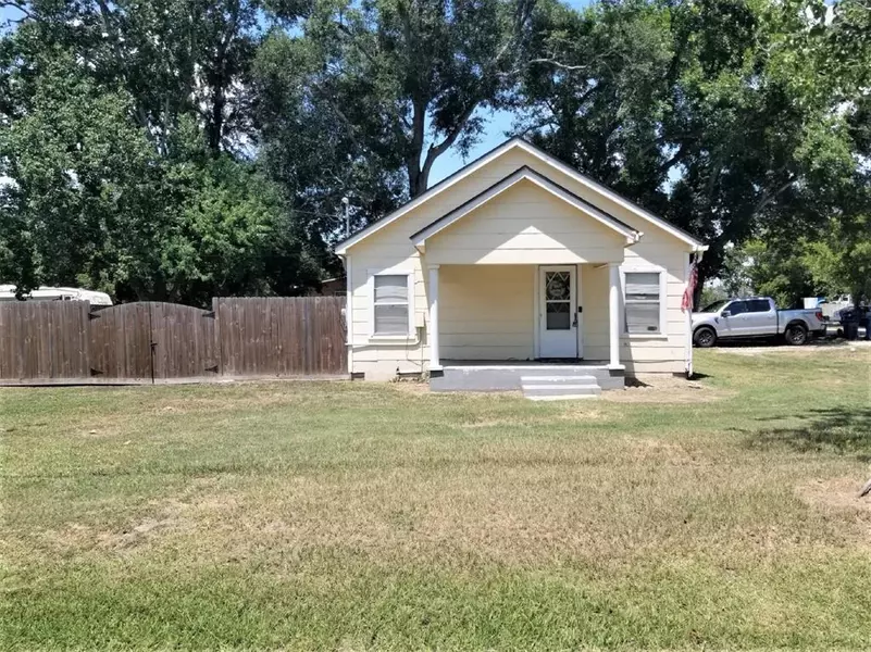 231 N Columbia ST, Angleton, TX 77515