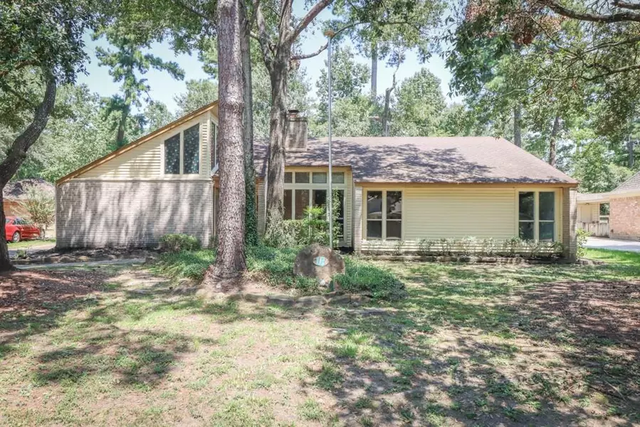 18 Falling Star RD, Spring, TX 77381