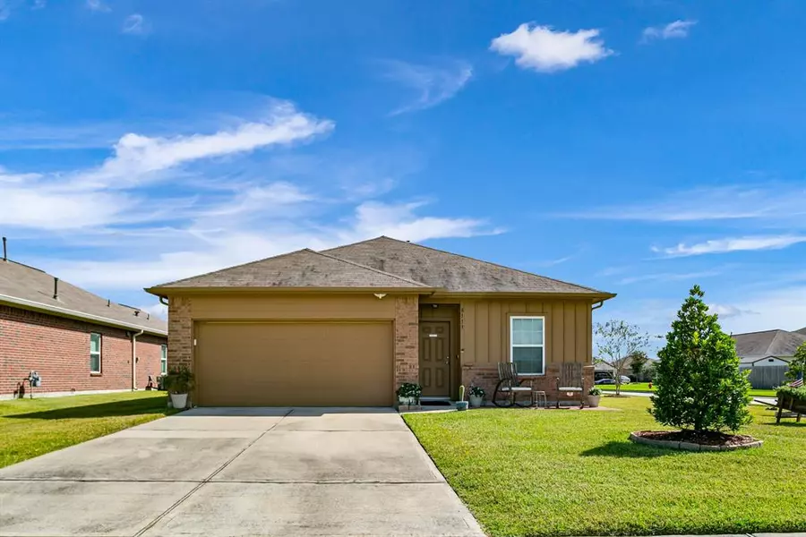 8113 Quartz LN, Texas City, TX 77591