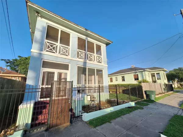 1014 31st ST, Galveston, TX 77550