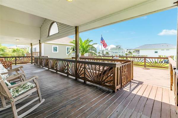 4106 Courageous LN, Galveston, TX 77554