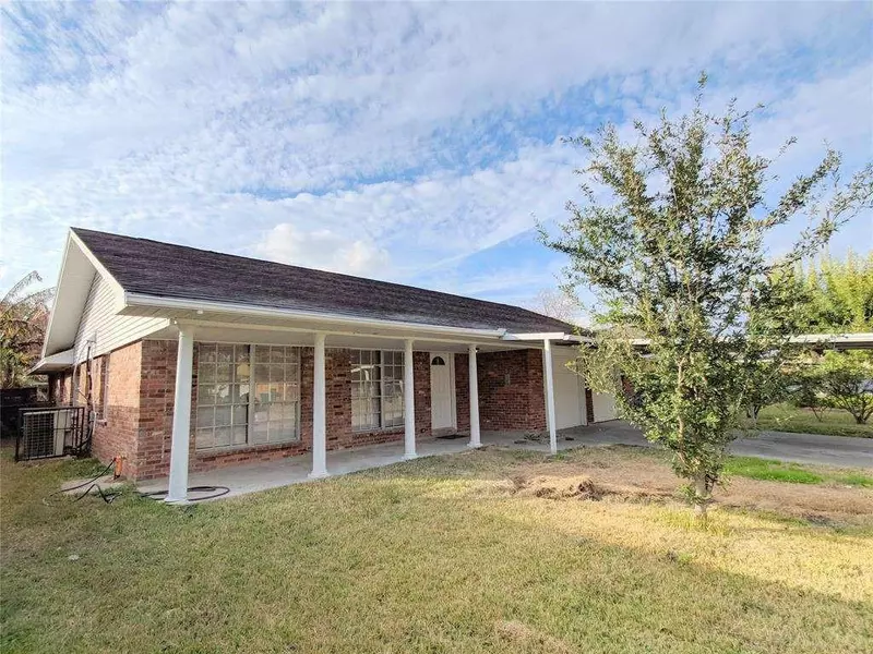 1312 Zapp LN, Pasadena, TX 77502