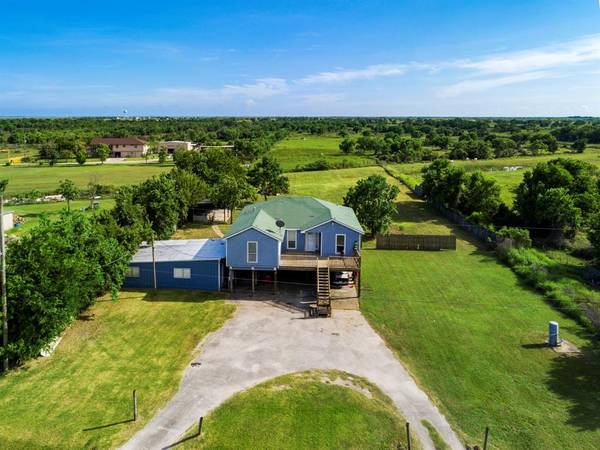 7207 N Redfish ST, Hitchcock, TX 77563