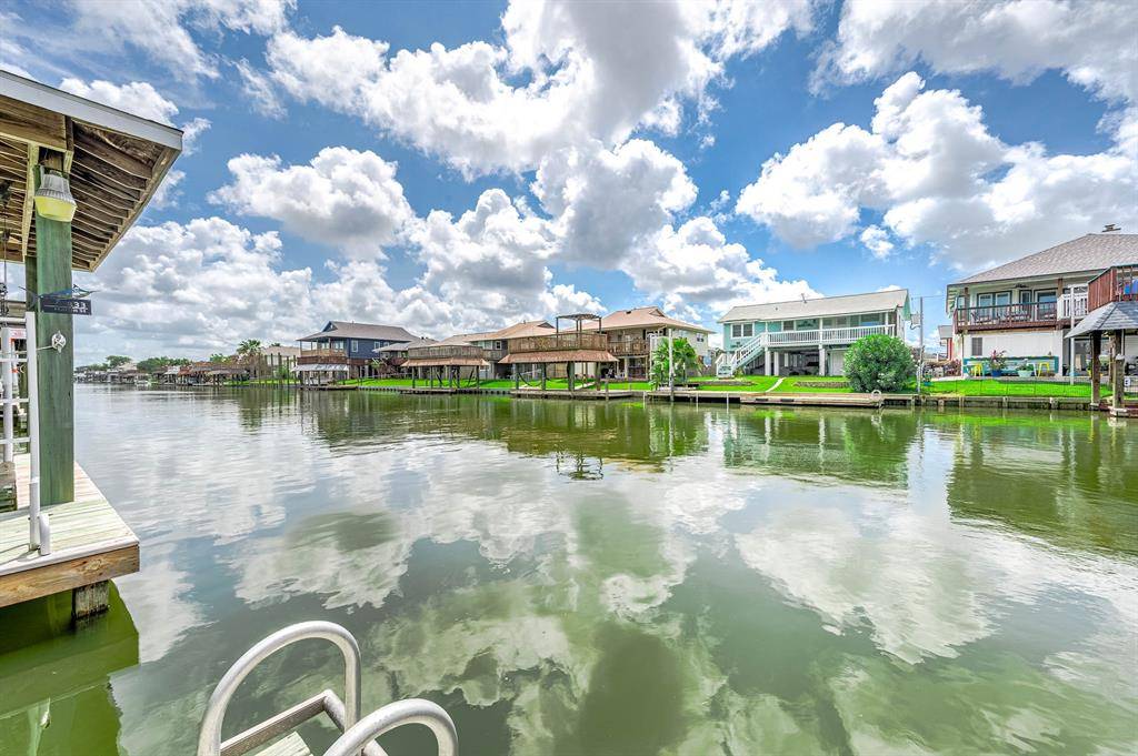 Bayou Vista, TX 77563,834 Marlin ST