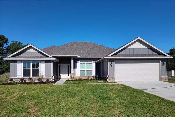 7 Greystone CT, Angleton, TX 77515