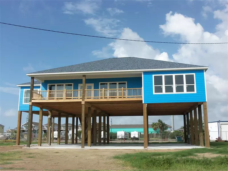 979 O Neal RD, Crystal Beach, TX 77650