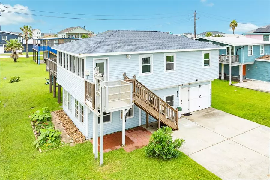 4222 Kent DR, Galveston, TX 77554