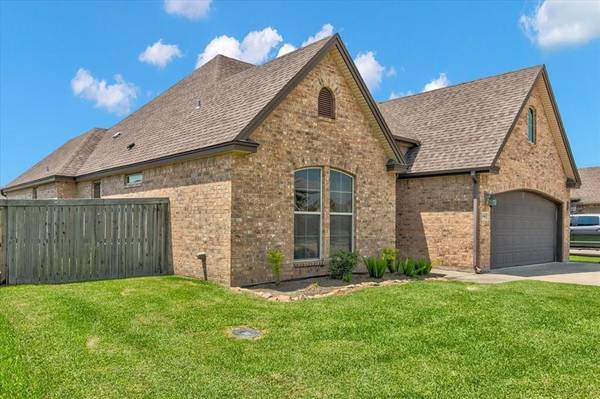 Nederland, TX 77627,104 Sterling Ridge DR