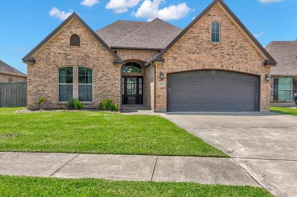 104 Sterling Ridge DR,  Nederland,  TX 77627