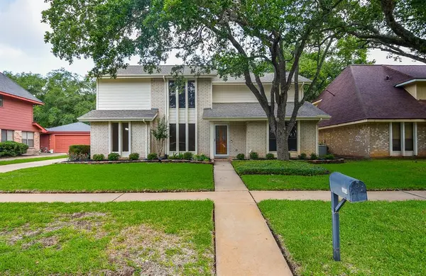 2814 River Birch DR, Sugar Land, TX 77479