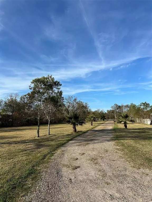 494 County Road 4891, Dayton, TX 77535