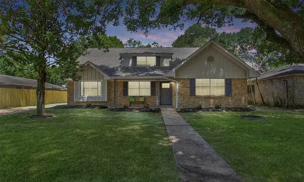 7518 Green Lawn DR, Houston, TX 77088