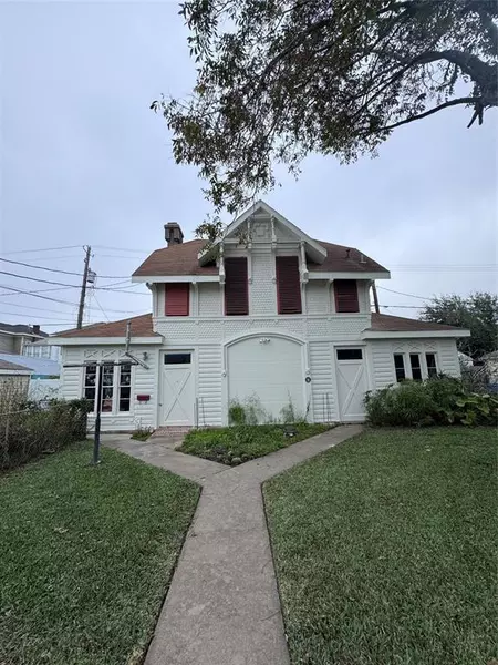 1212 Ball St Rear, Galveston, TX 77550