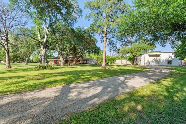 1262 Fm 359 RD, Brookshire, TX 77423