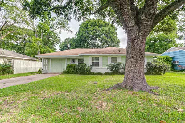 5922 Grape ST, Houston, TX 77074