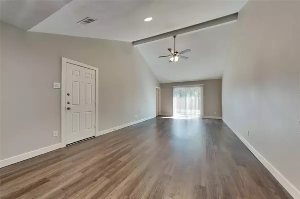 Spring, TX 77381,16 W Bigelow Oak CT