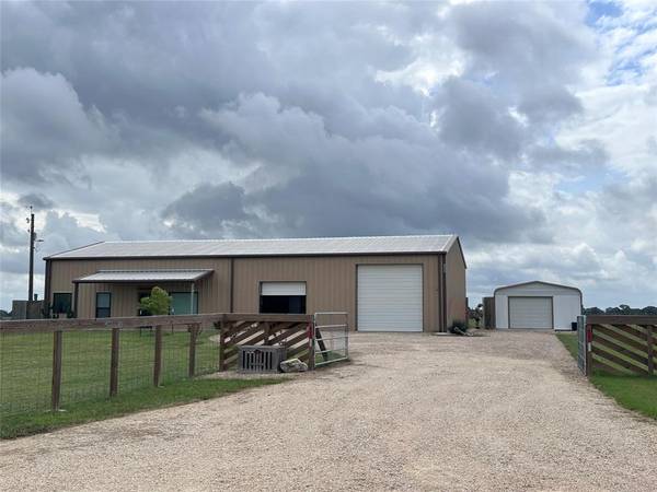 Yoakum, TX 77995,148 Private Road 4001