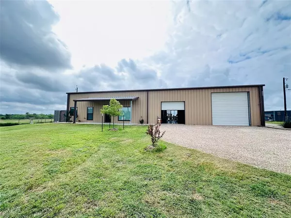 Yoakum, TX 77995,148 Private Road 4001