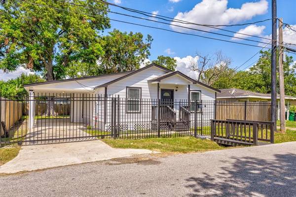 Houston, TX 77051,8416 Livingston ST