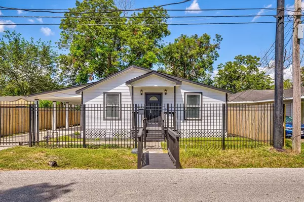 8416 Livingston ST, Houston, TX 77051