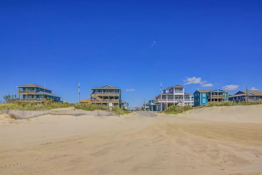 978 Surfview, Crystal Beach, TX 77650