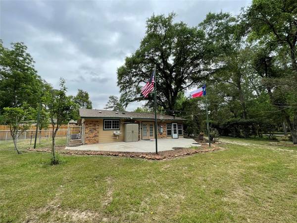 21142 Walnut DR, New Caney, TX 77357