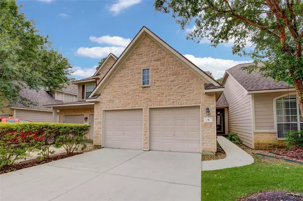 9 W Greenhill Terrace PL, The Woodlands, TX 77382