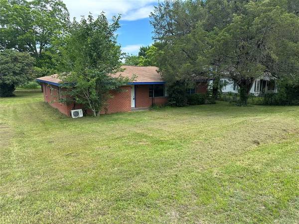 226 Avenue M, Huntsville, TX 77320