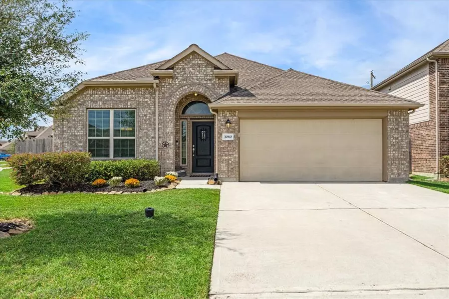 3060 Camelia View LN, Dickinson, TX 77539