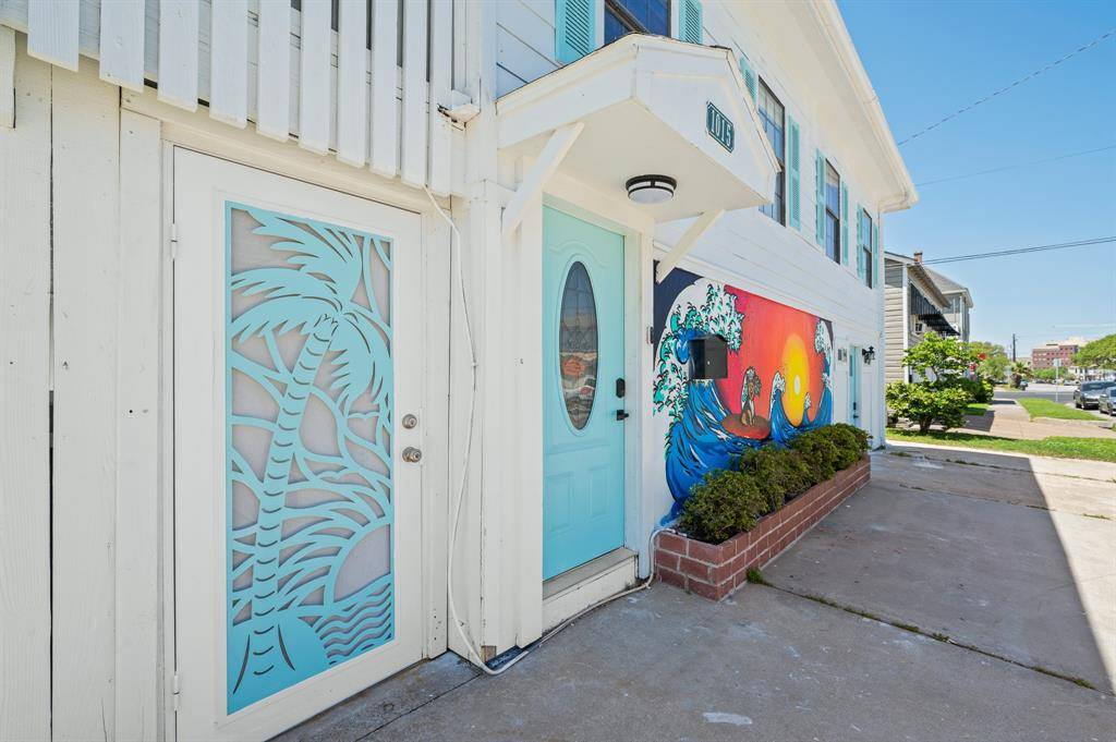 1015 9th ST #B, Galveston, TX 77550