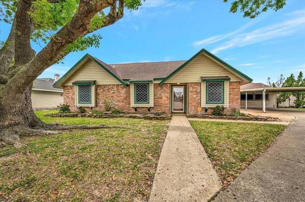 1813 Salem DR, Deer Park, TX 77536