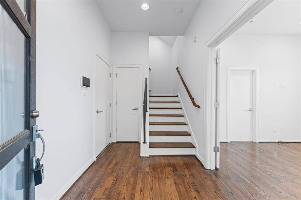 Houston, TX 77002,120 Pierce ST