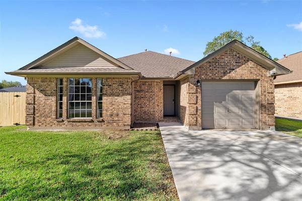 5601 Chisholm TRL, Dickinson, TX 77539