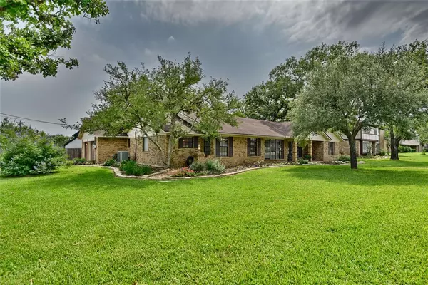 Bellville, TX 77418,209 E Hacienda ST